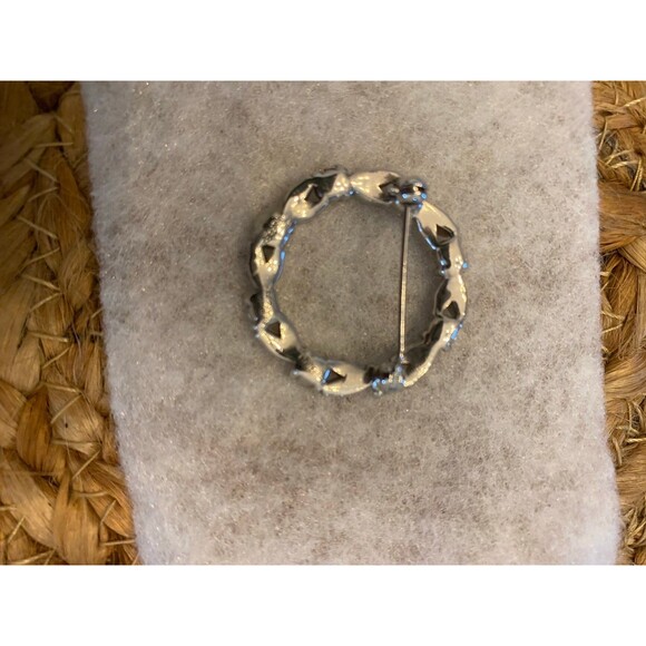 Vintage Crown Trifari Rhinestone Circle Wreath Pin Brooch Patent 151914 - Picture 6 of 9